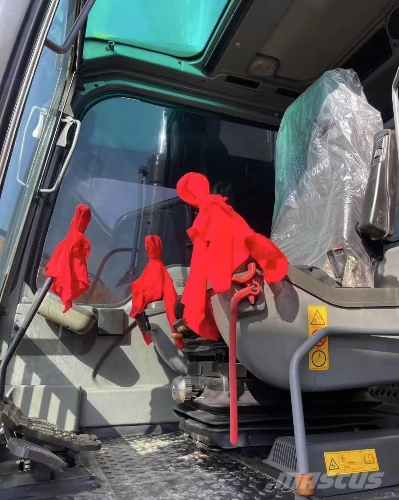 Volvo 240 CLD Paletli ekskavatörler