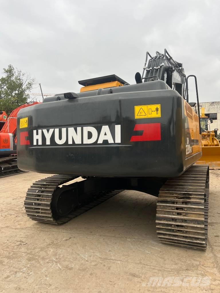 Hyundai HX 220 HD Paletli ekskavatörler