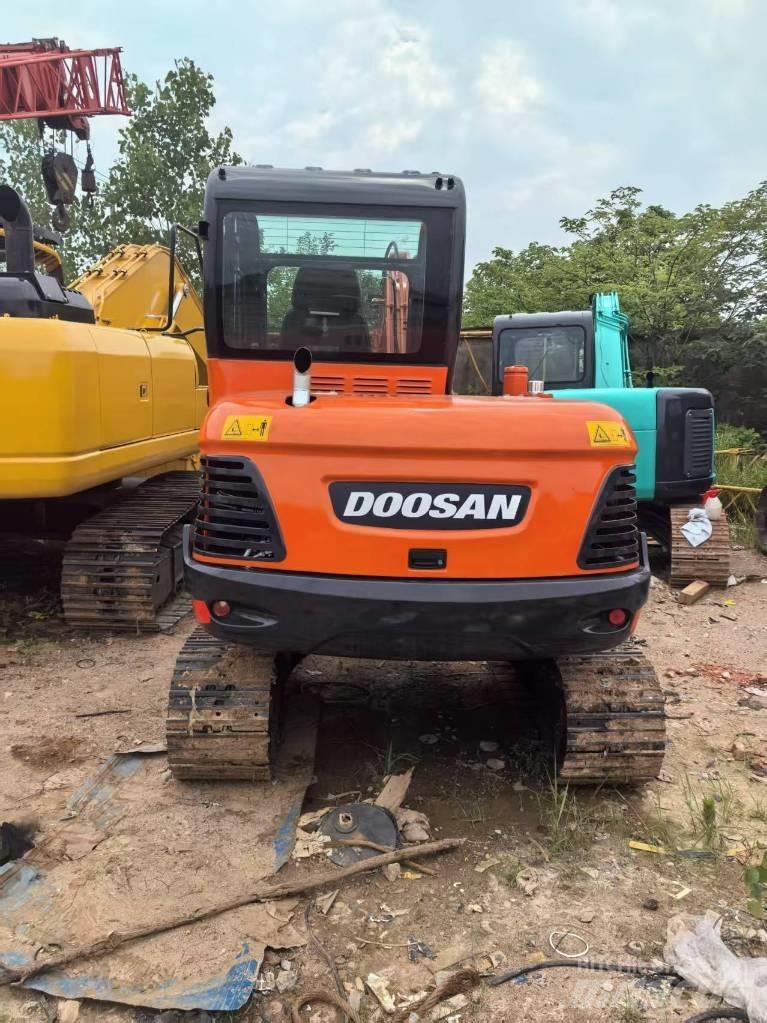 Doosan DX 60 Paletli ekskavatörler