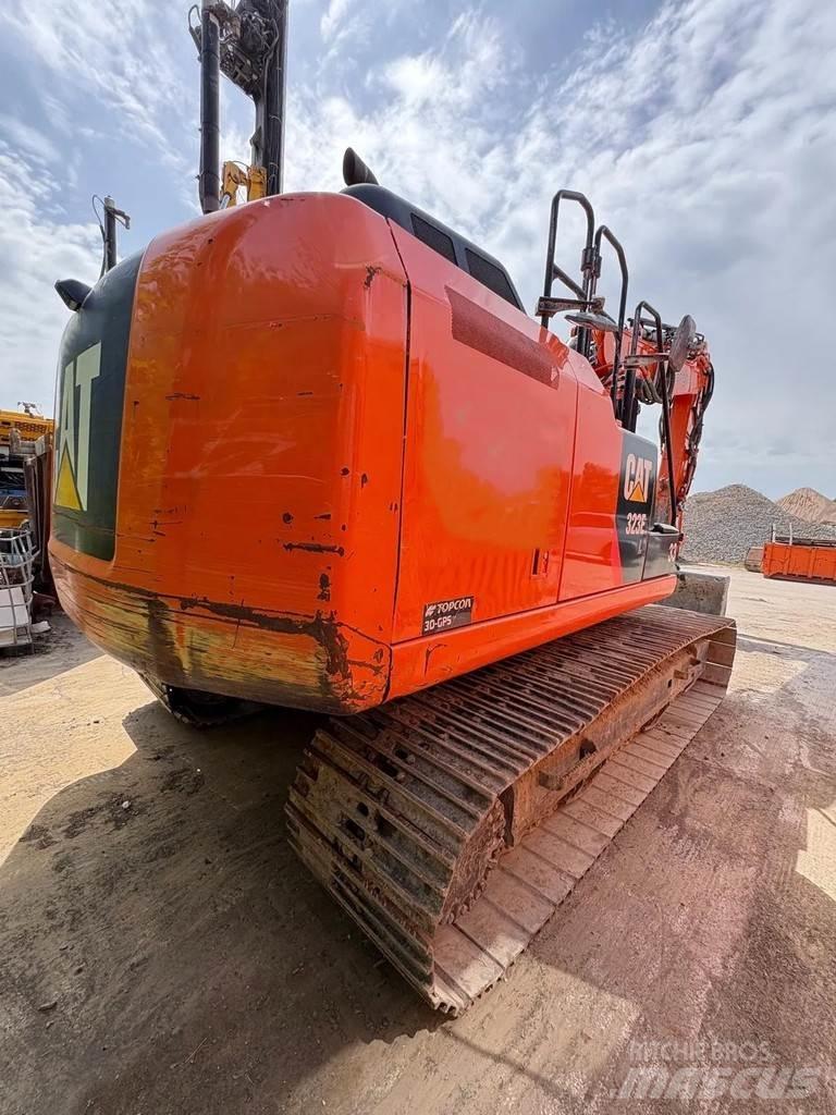 CAT 323E Paletli ekskavatörler