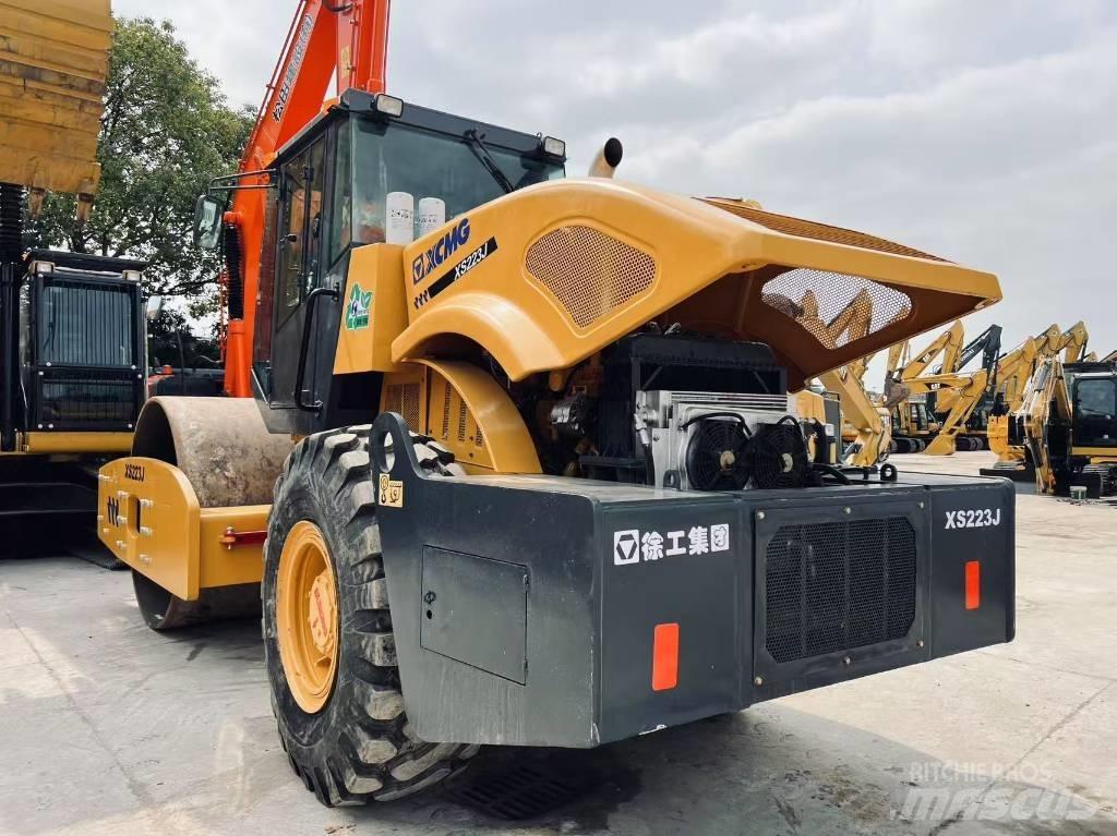 XCMG XS 223 J Tek tamburlu silindirler