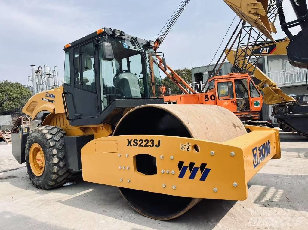 XCMG XS 223 J Tek tamburlu silindirler