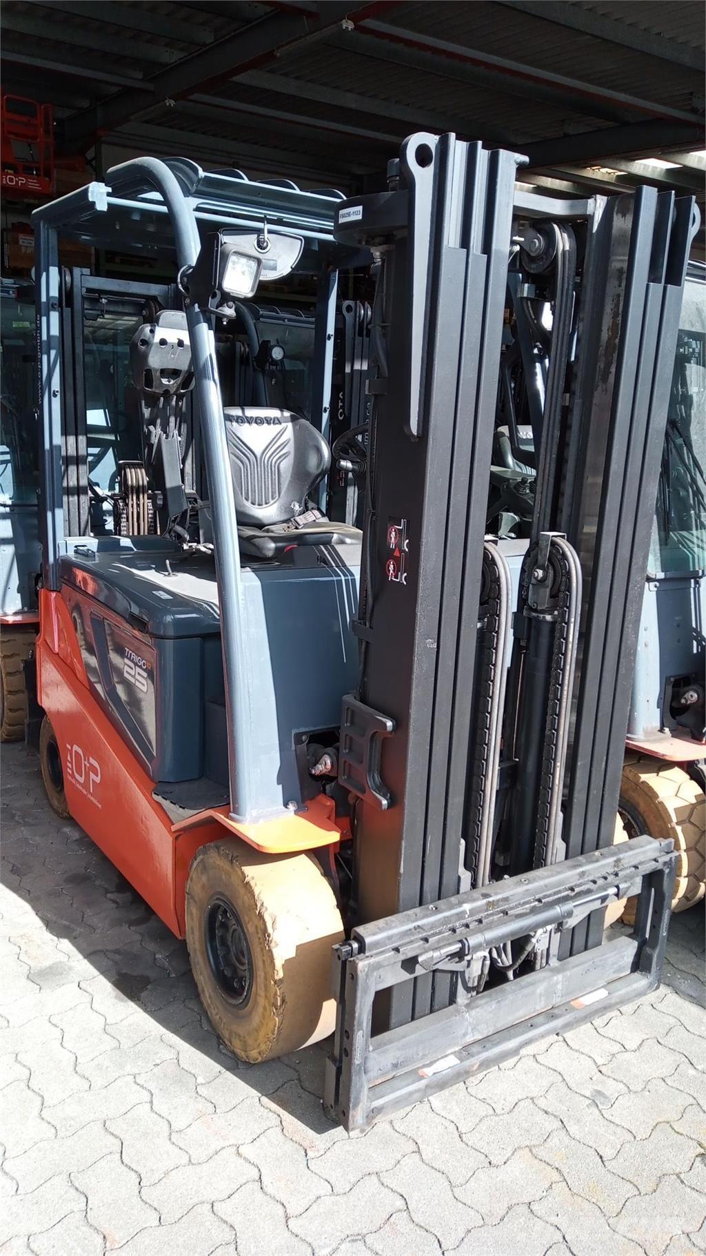 Toyota 8FBMKT25 Elektrikli forkliftler