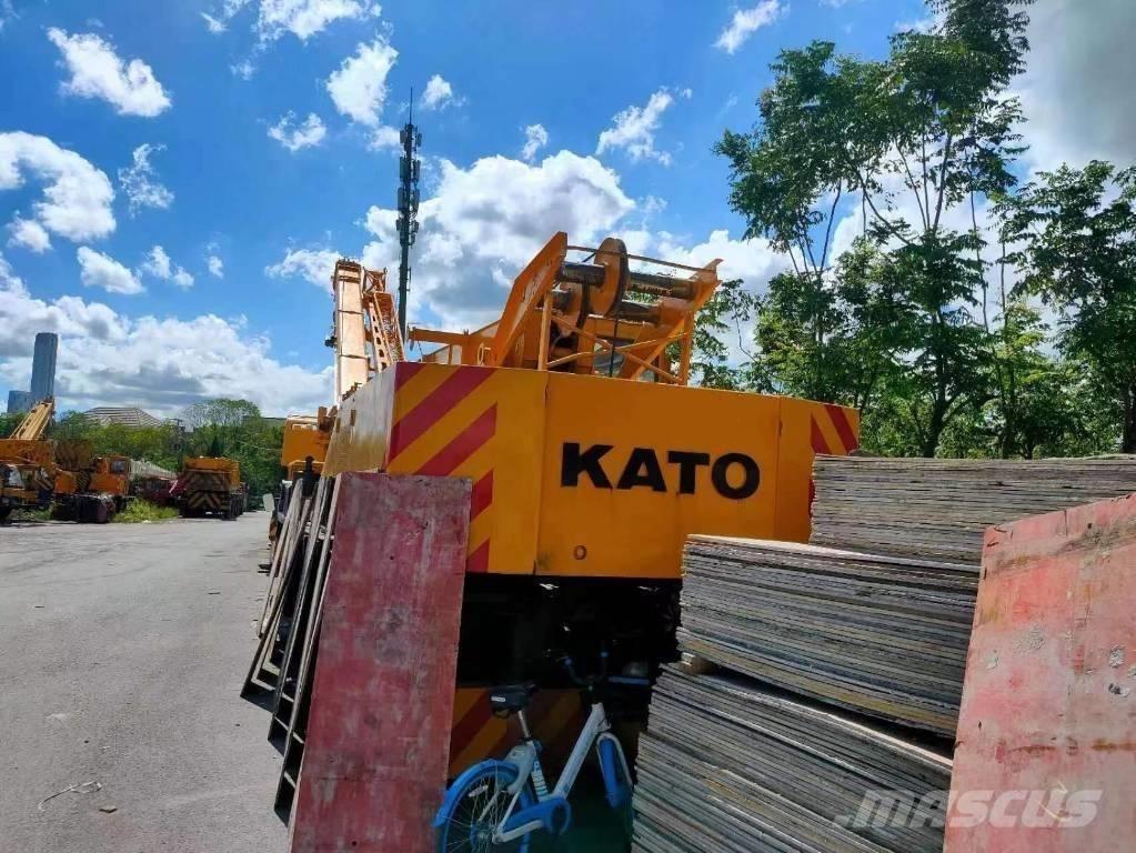 Kato NK 400 E Yol-Arazi Tipi Vinçler (AT)