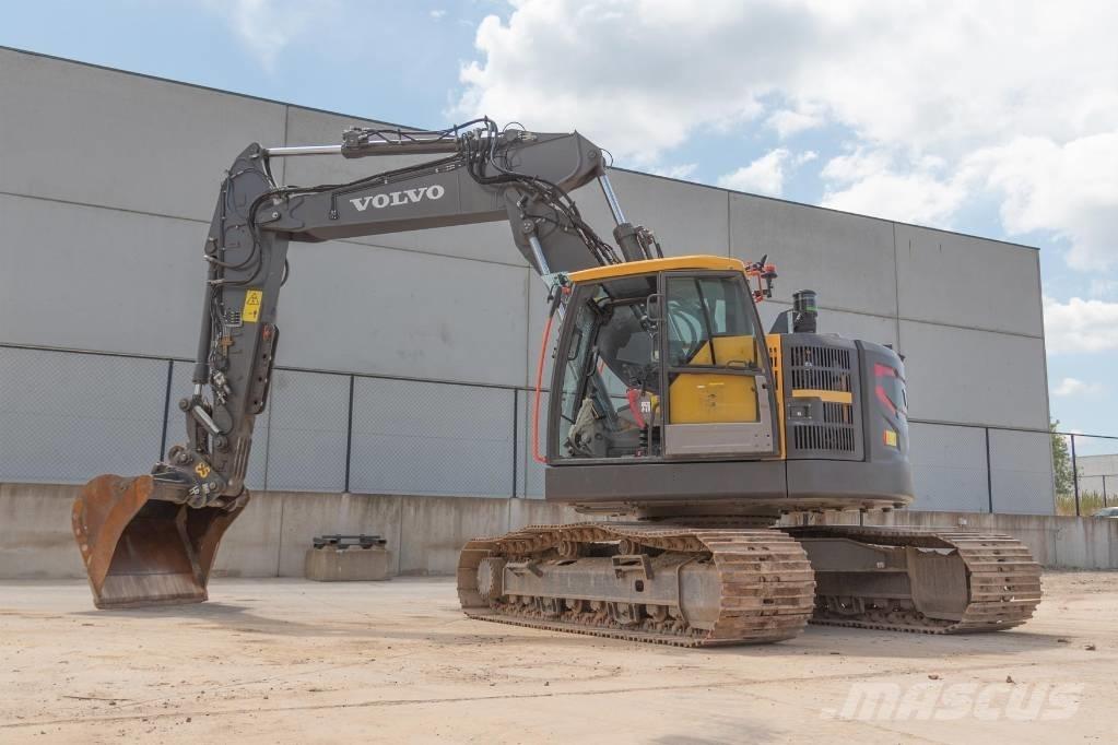 Volvo ECR 235 E Paletli ekskavatörler