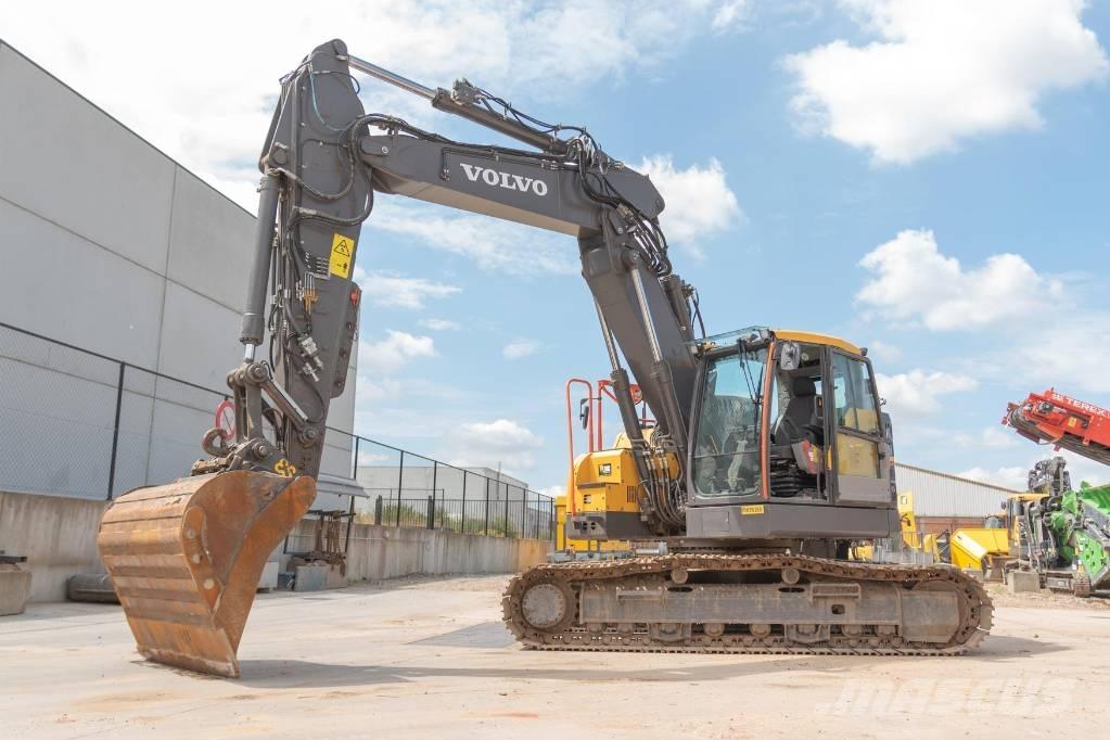 Volvo ECR 235 E Paletli ekskavatörler
