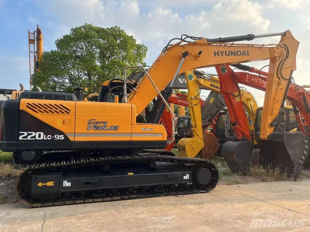 Hyundai R220LC-9S Lastik tekerli ekskavatörler