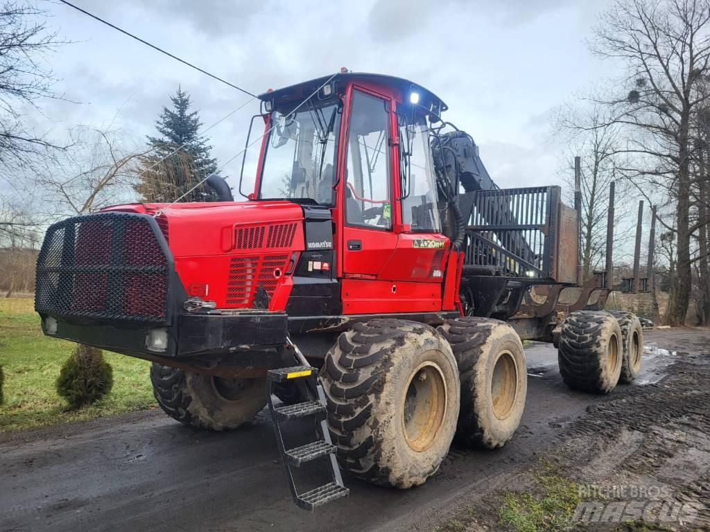 Komatsu 865 Tomruk yükleyici traktörler