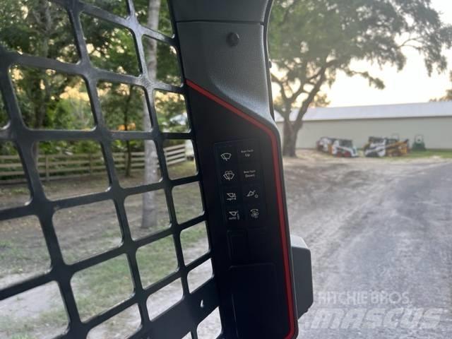 Bobcat T64 Skid steer loderler