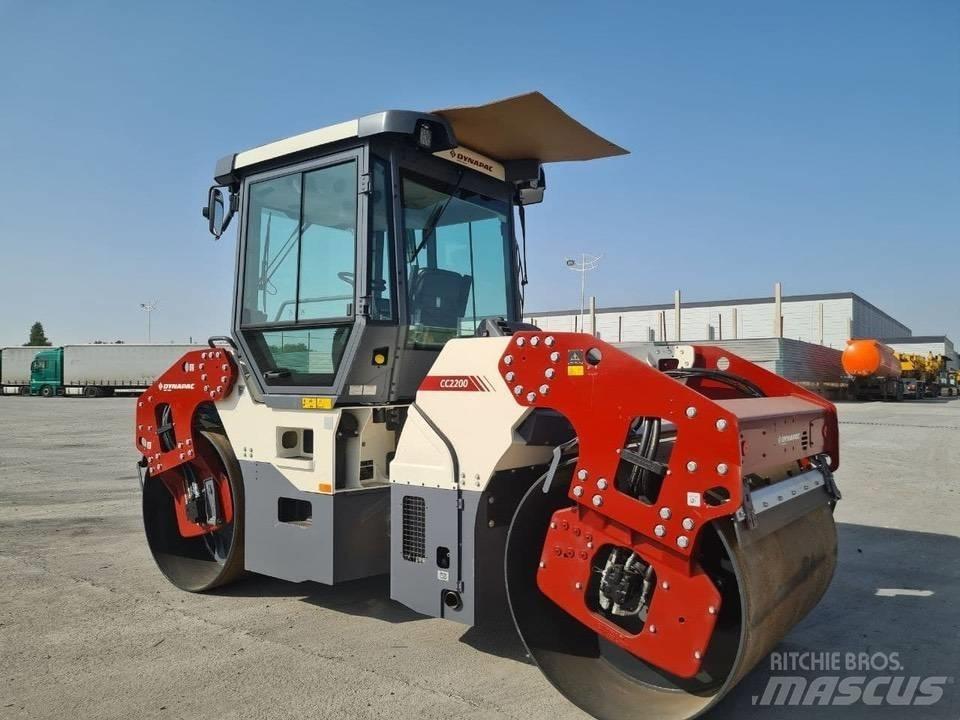 Dynapac CC2200 Çift tamburlu silindirler