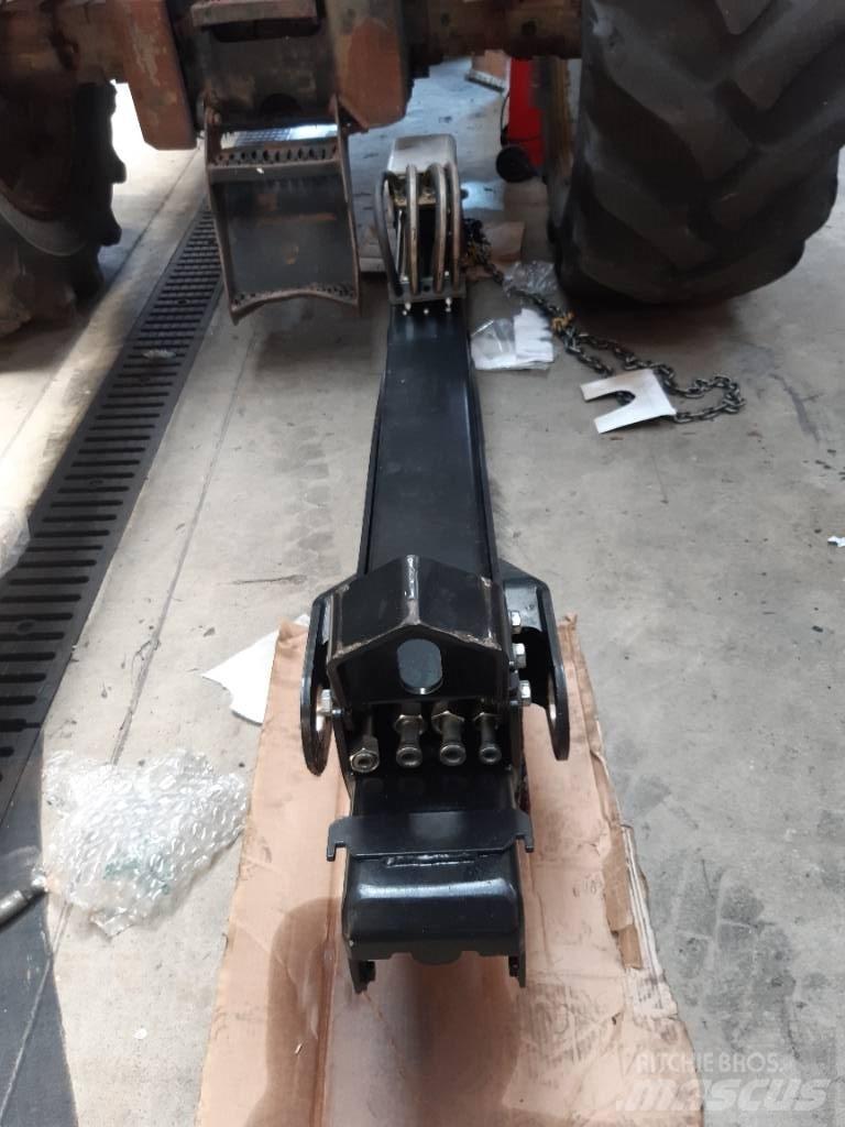 Komatsu 130F Tomruk vinçleri