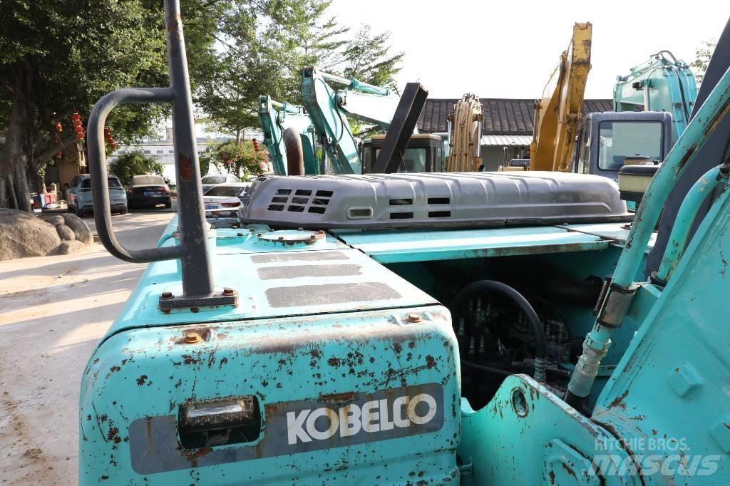 Kobelco SK 210-8 Paletli ekskavatörler