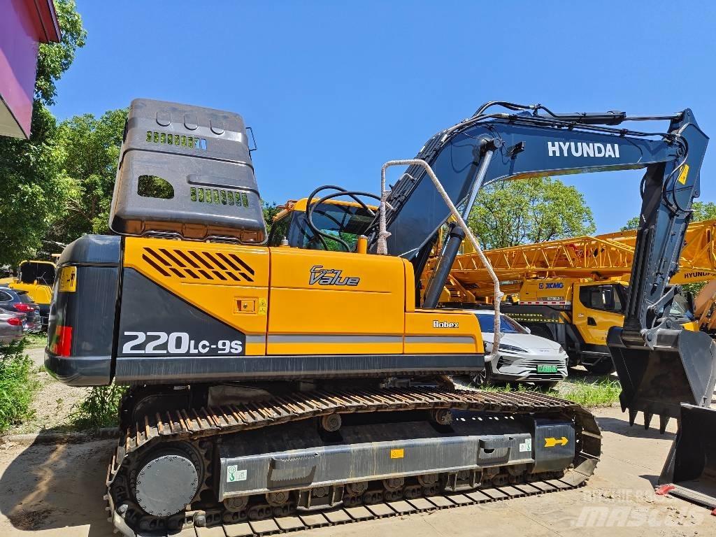 Hyundai Robex 220 LC Paletli ekskavatörler