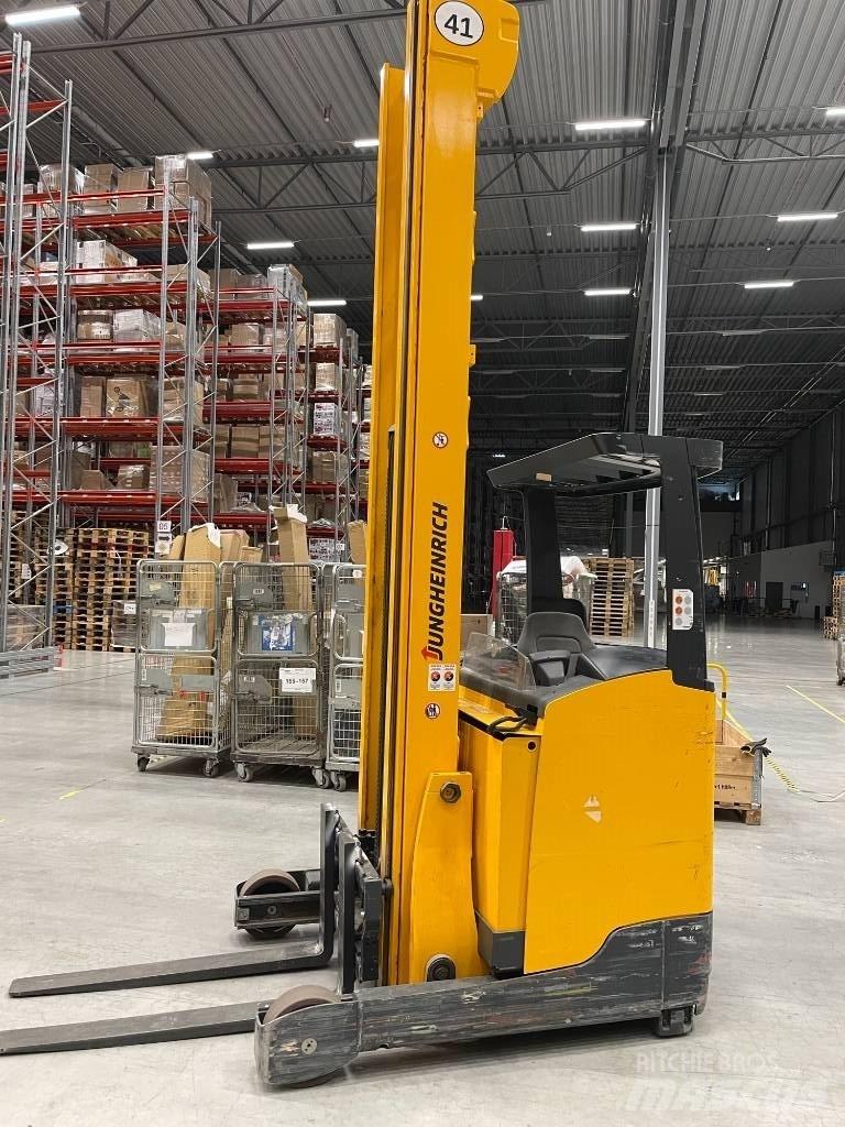 Jungheinrich ETV 214 Reach truck - depo içi istif araçları