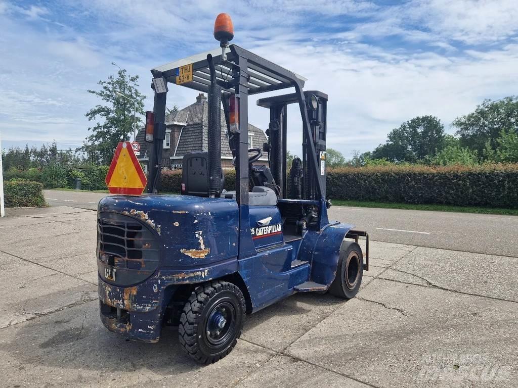 CAT DP25K Dizel forkliftler