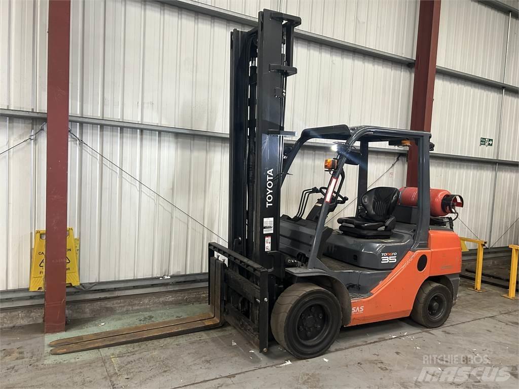 Toyota 02-8FGJF35 LPG'li forkliftler