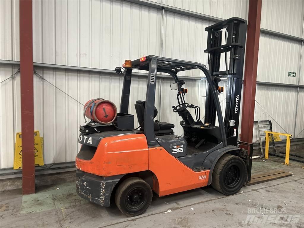 Toyota 02-8FGJF35 LPG'li forkliftler