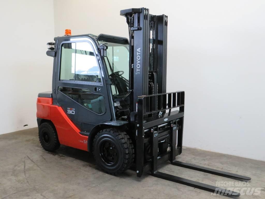 Toyota 52-8 FDF 30 Dizel forkliftler