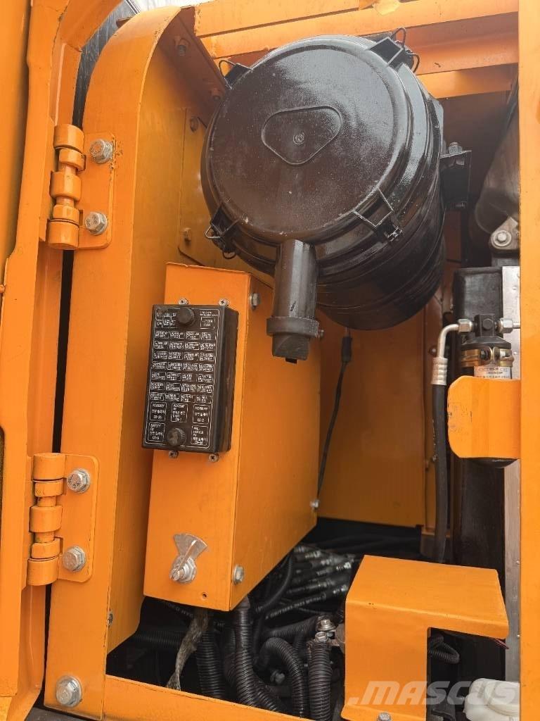 Hyundai HX 220 Paletli ekskavatörler