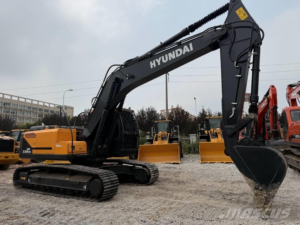 Hyundai HX 220 Paletli ekskavatörler