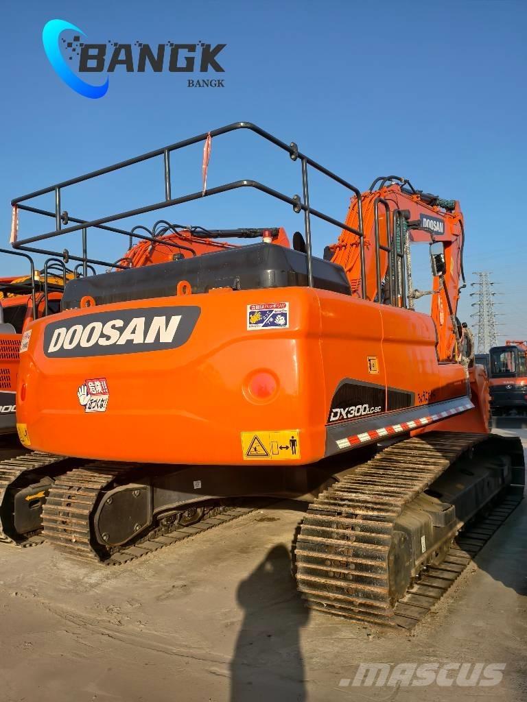 Doosan DX 300 LC Paletli ekskavatörler