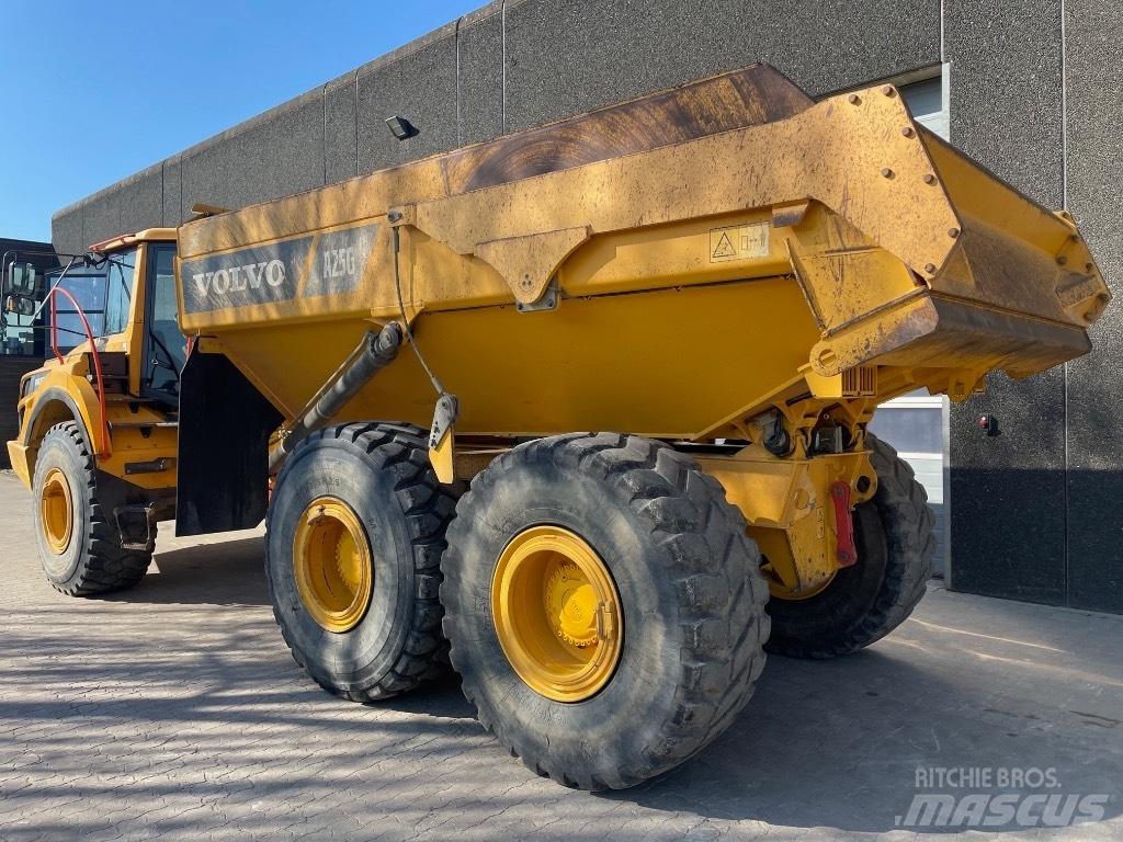 Volvo A25G Belden kirma kaya kamyonu
