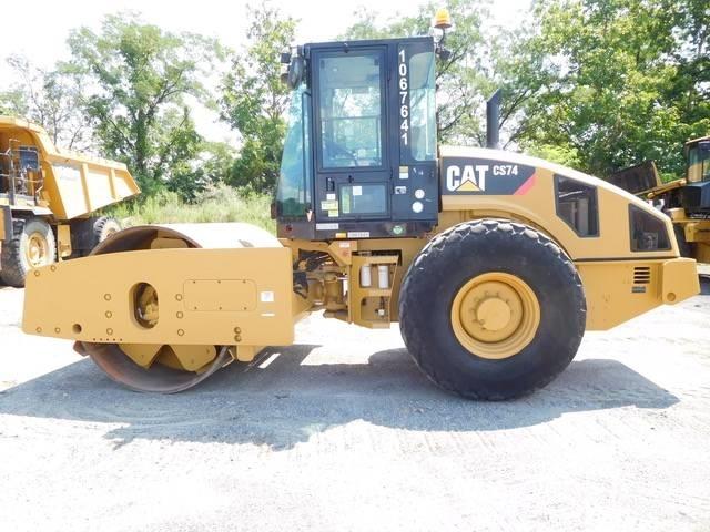 CAT CS 74 Tek tamburlu silindirler