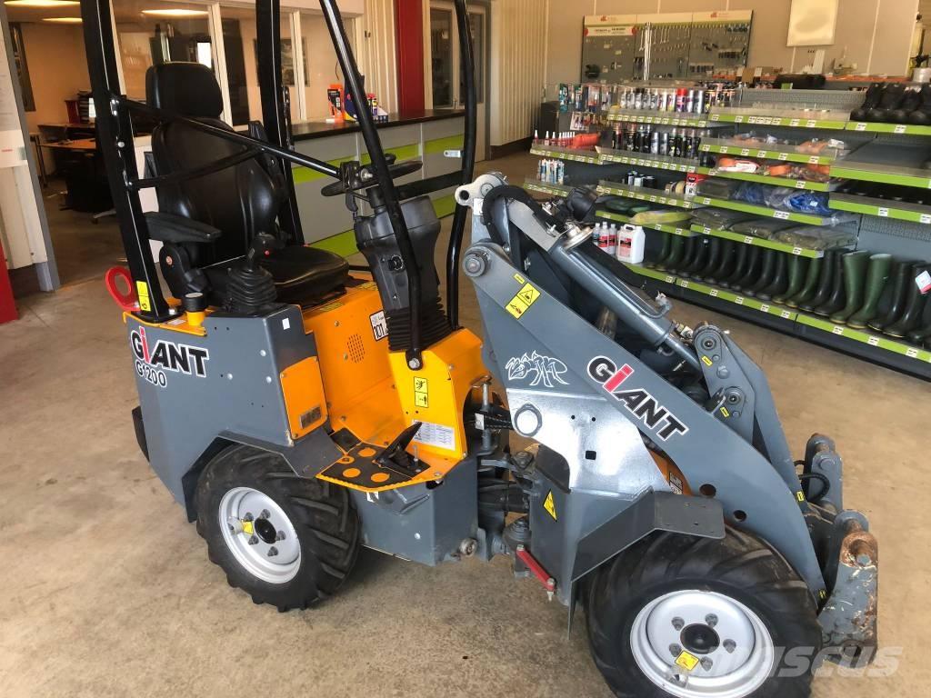 GiANT G 1200 Çok amaçlı yükleyiciler