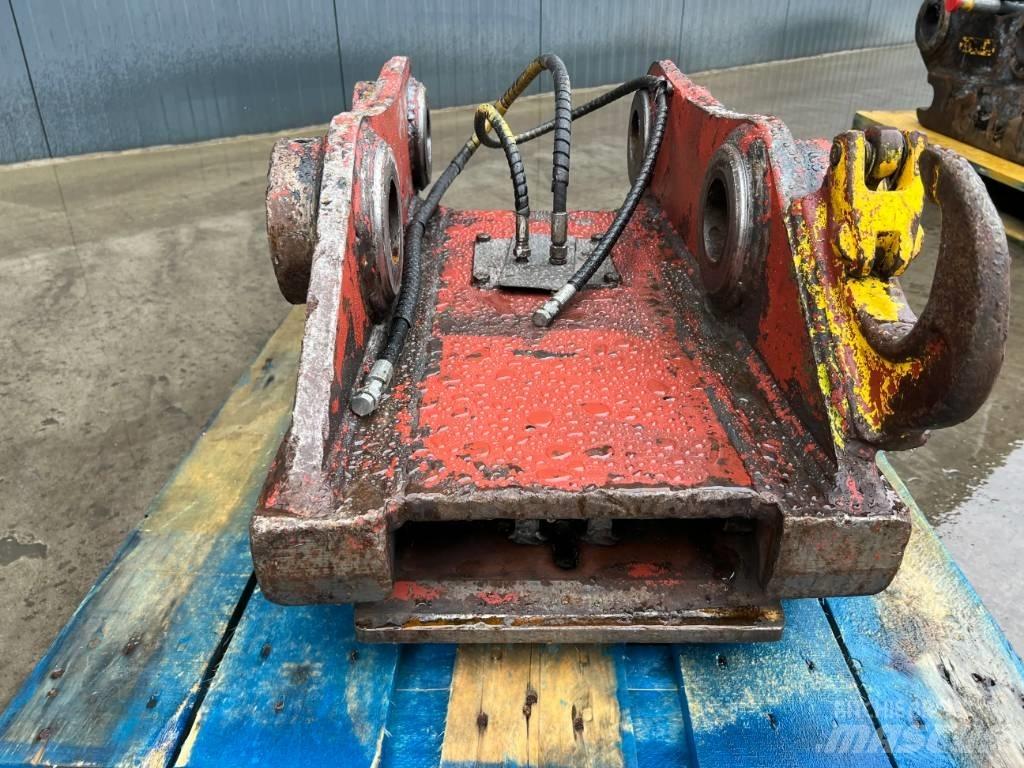 Engcon S70 - 323D Quick connectors