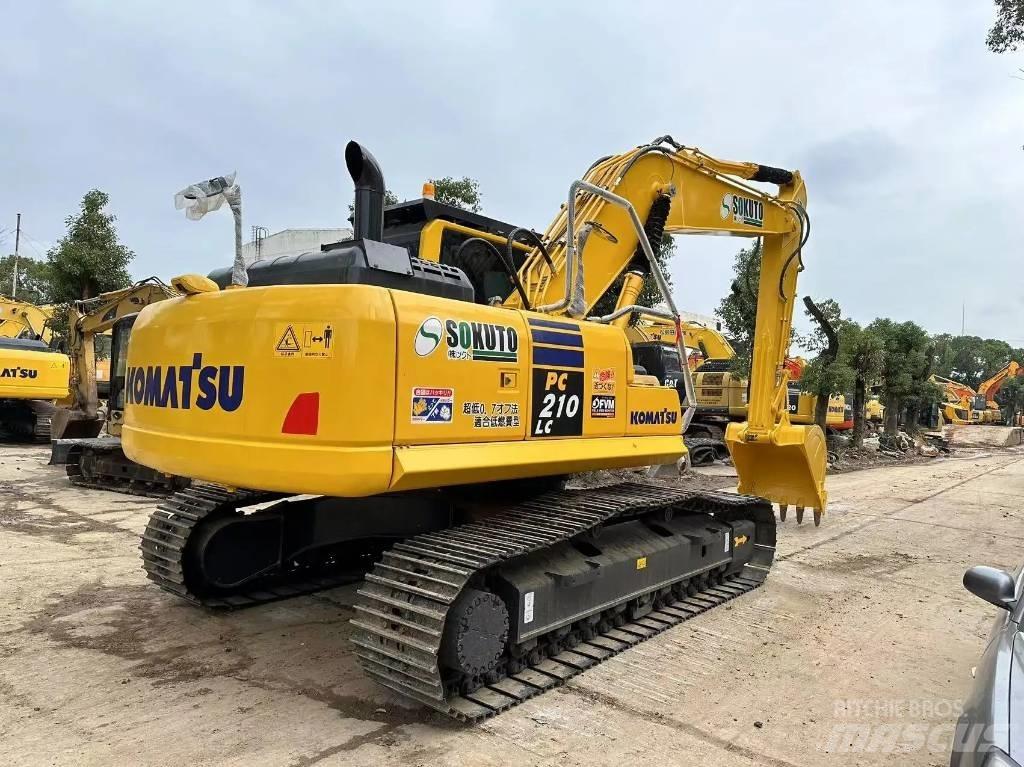 Komatsu PC 210-8 Paletli ekskavatörler