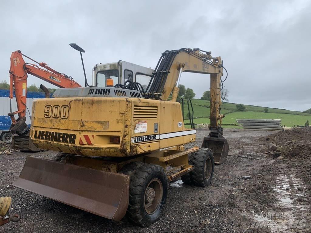 Liebherr 900 Lastik tekerli ekskavatörler