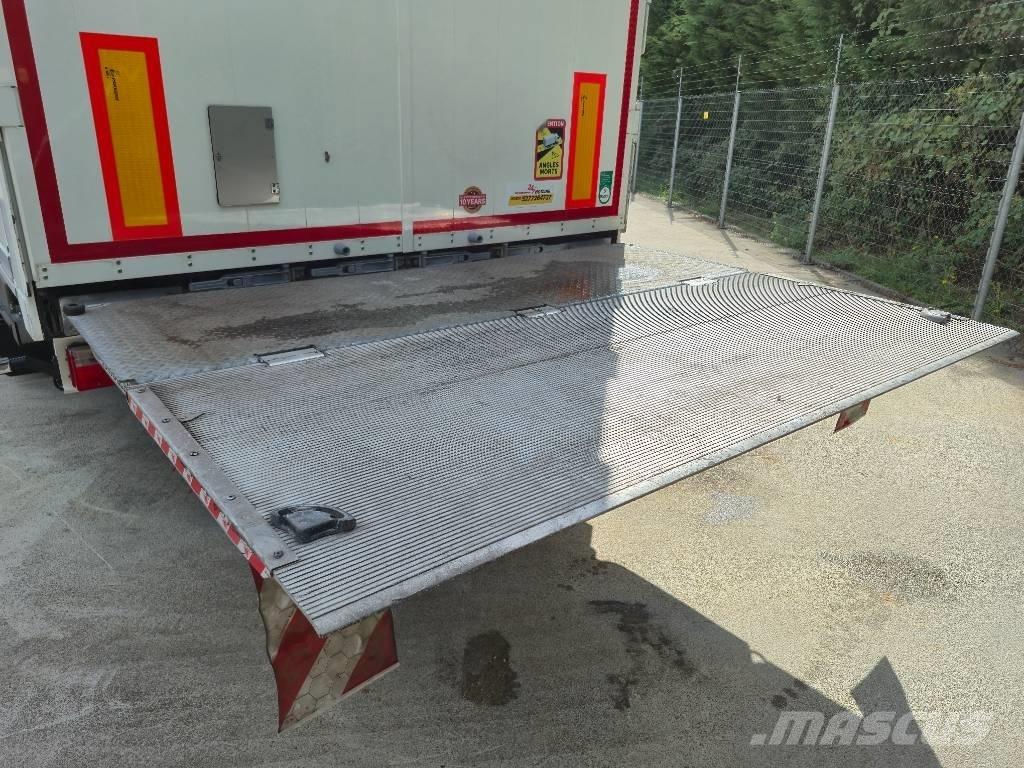 Kässbohrer Maxima Kapali kasa yari römorklar