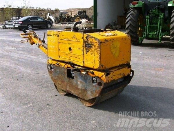 JCB VDM62 Çekilir titreşimli silindirler