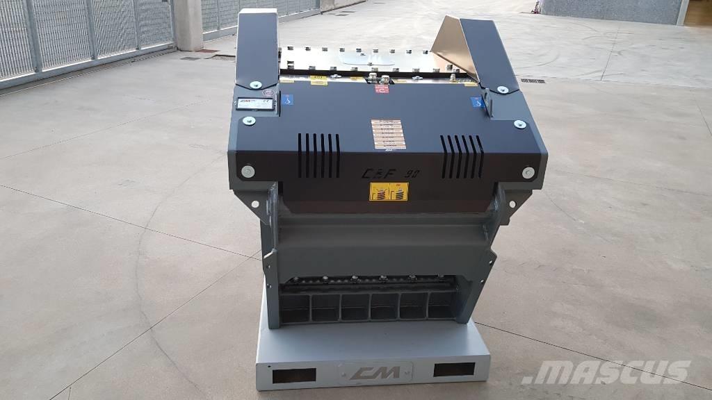 CM CBF 90 Kırıcı kepçeler