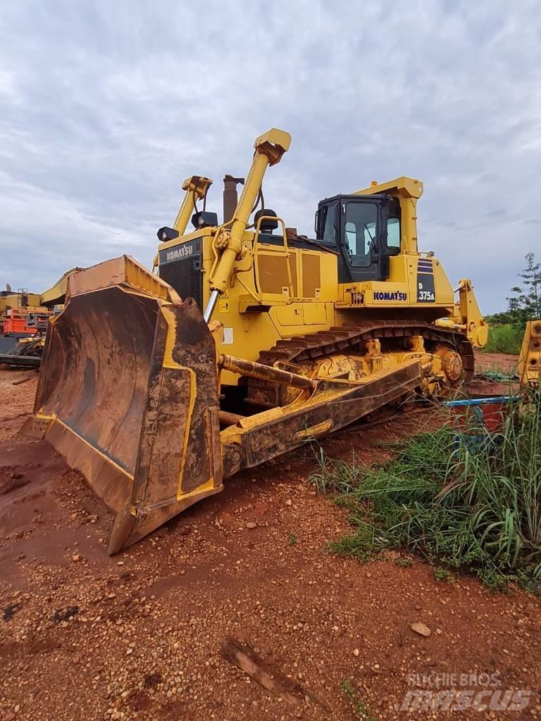 Komatsu D 375 A Paletli dozerler