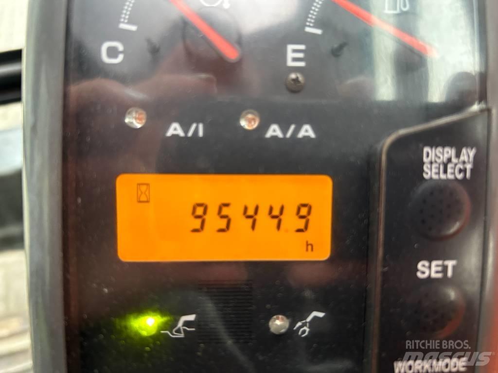 Hitachi ZX 135 US Paletli ekskavatörler