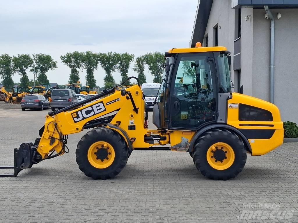 JCB TM 180 ( 220 ) Tarimsal teleskopik yükleyiciler