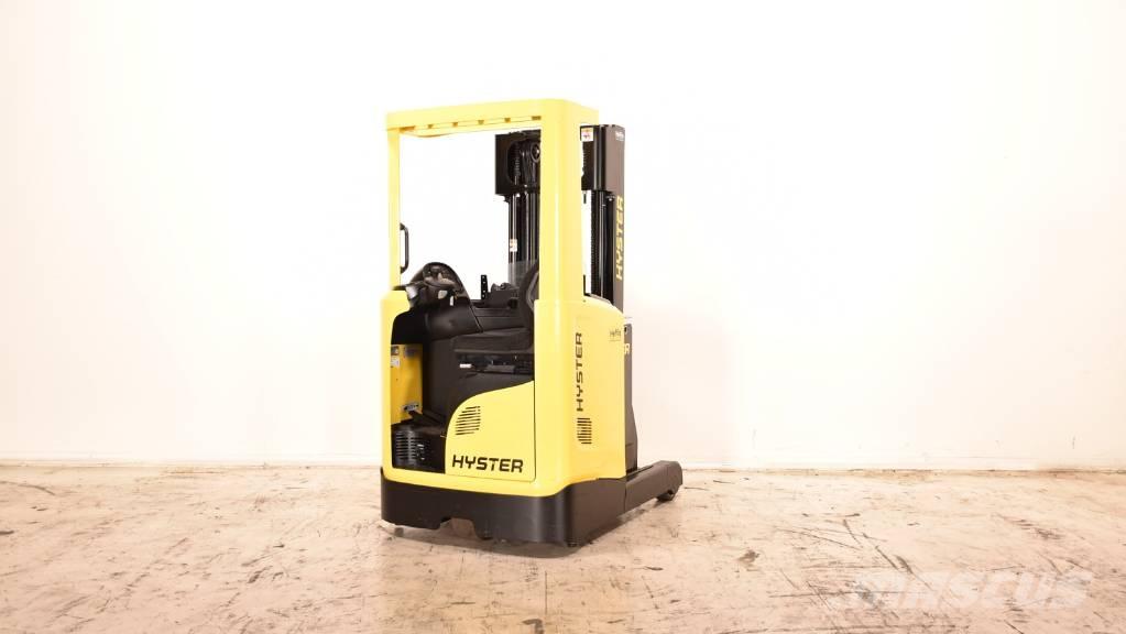 Hyster R 1.2 E Reach truck - depo içi istif araçları