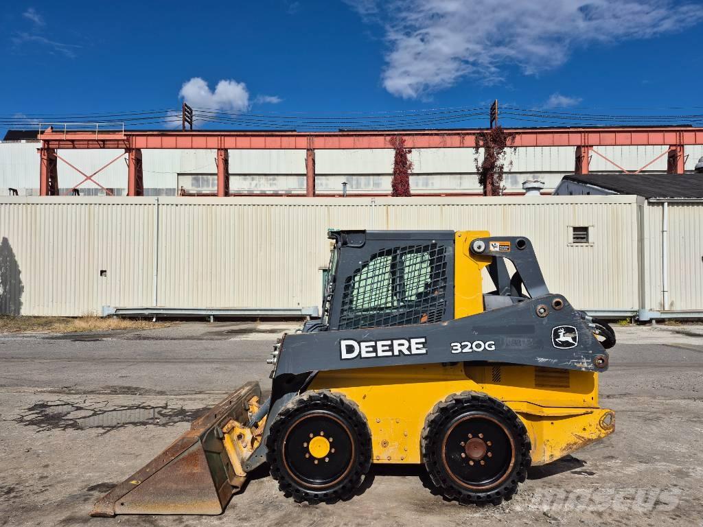 John Deere 320 Skid steer loderler