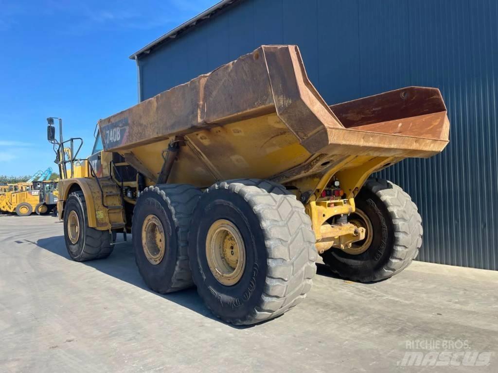 CAT 740B Belden kirma kaya kamyonu
