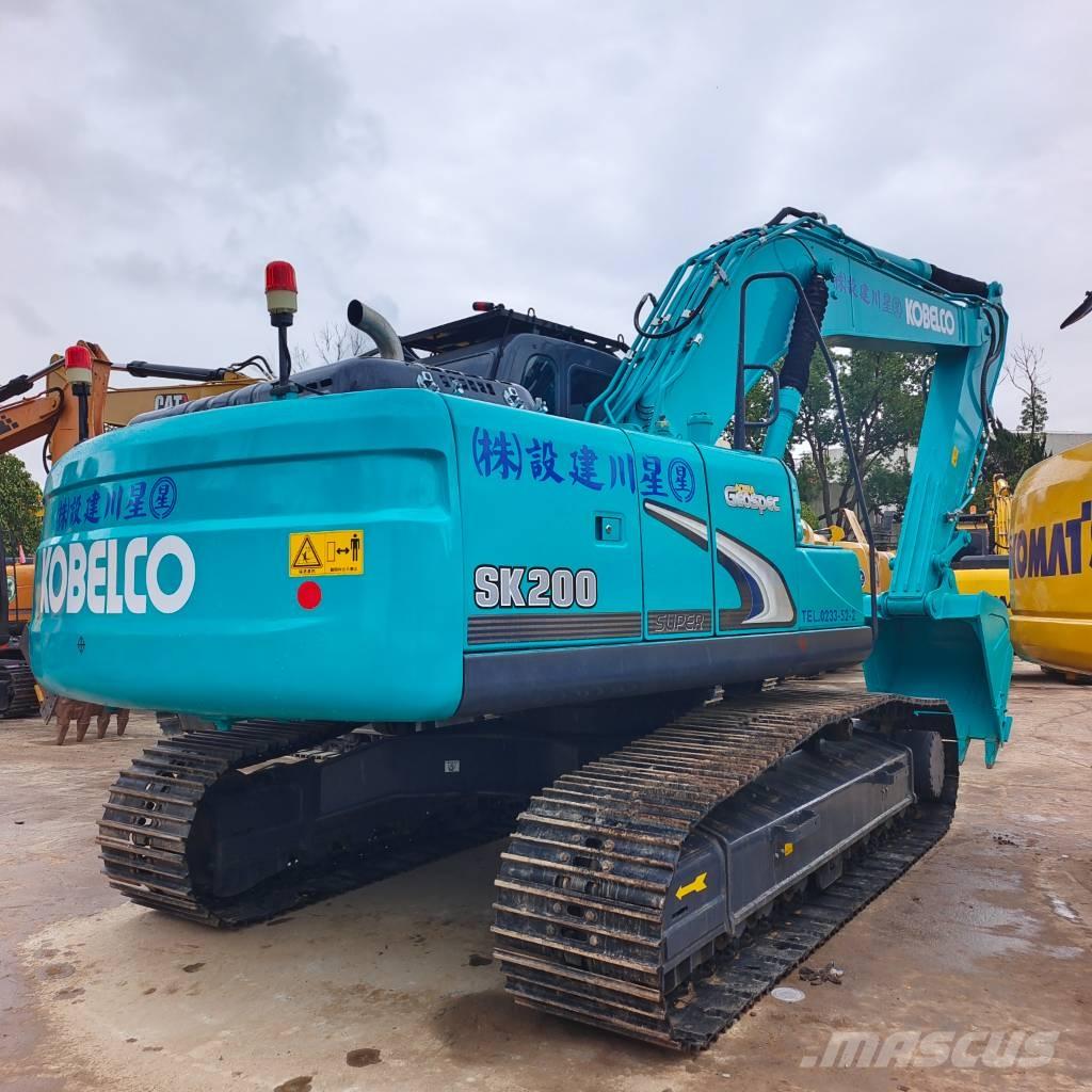 Kobelco SK200-8 Paletli ekskavatörler