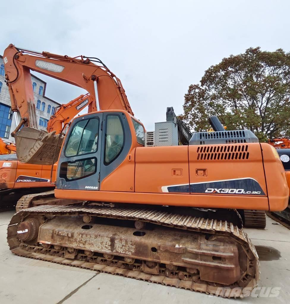Doosan DX 300 LC Paletli ekskavatörler