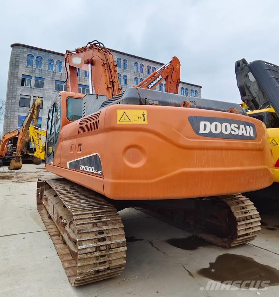 Doosan DX 300 LC Paletli ekskavatörler