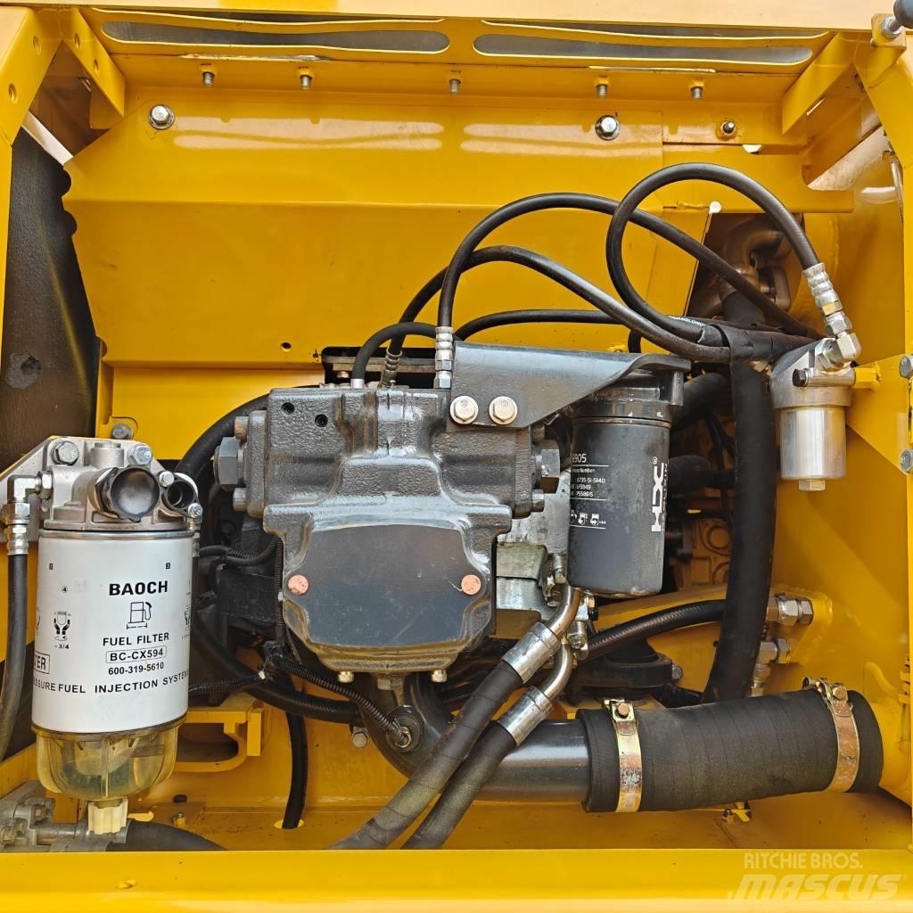 Komatsu 220-8 Paletli ekskavatörler
