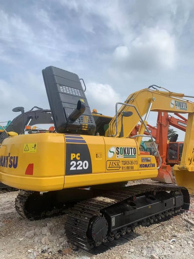 Komatsu PC 220-8 Paletli ekskavatörler