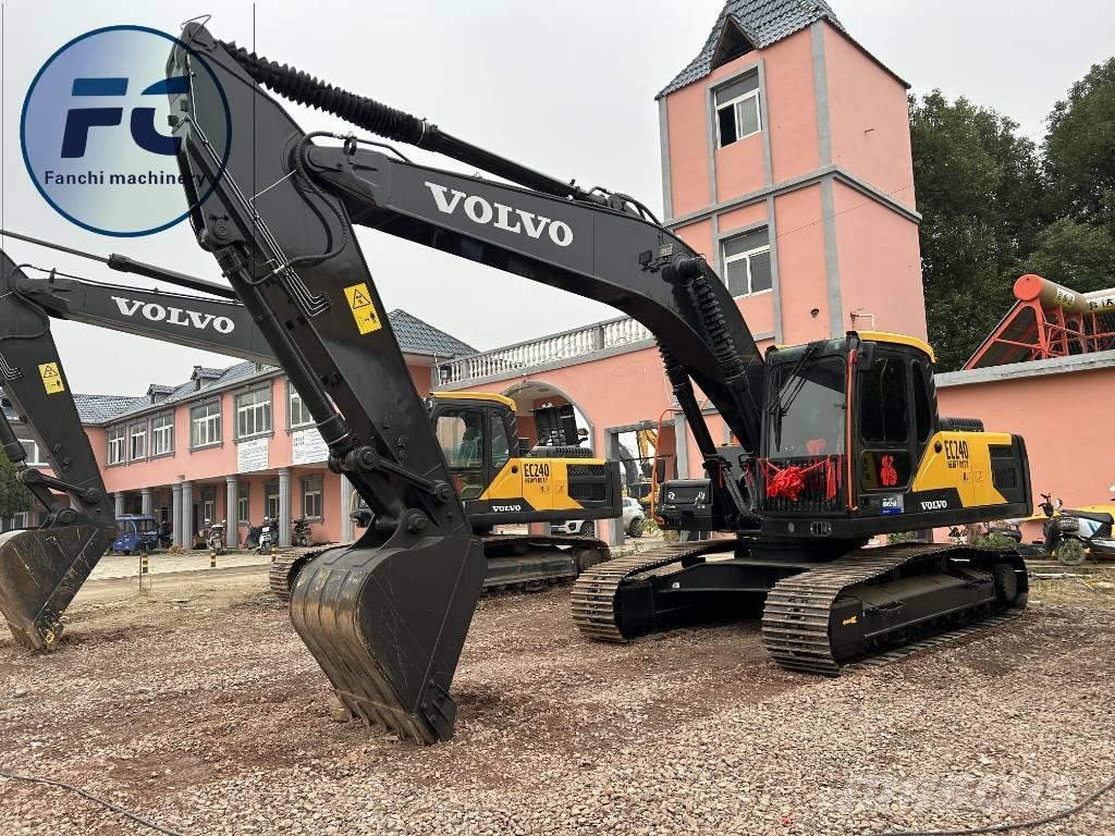 Volvo EC 240 Paletli ekskavatörler
