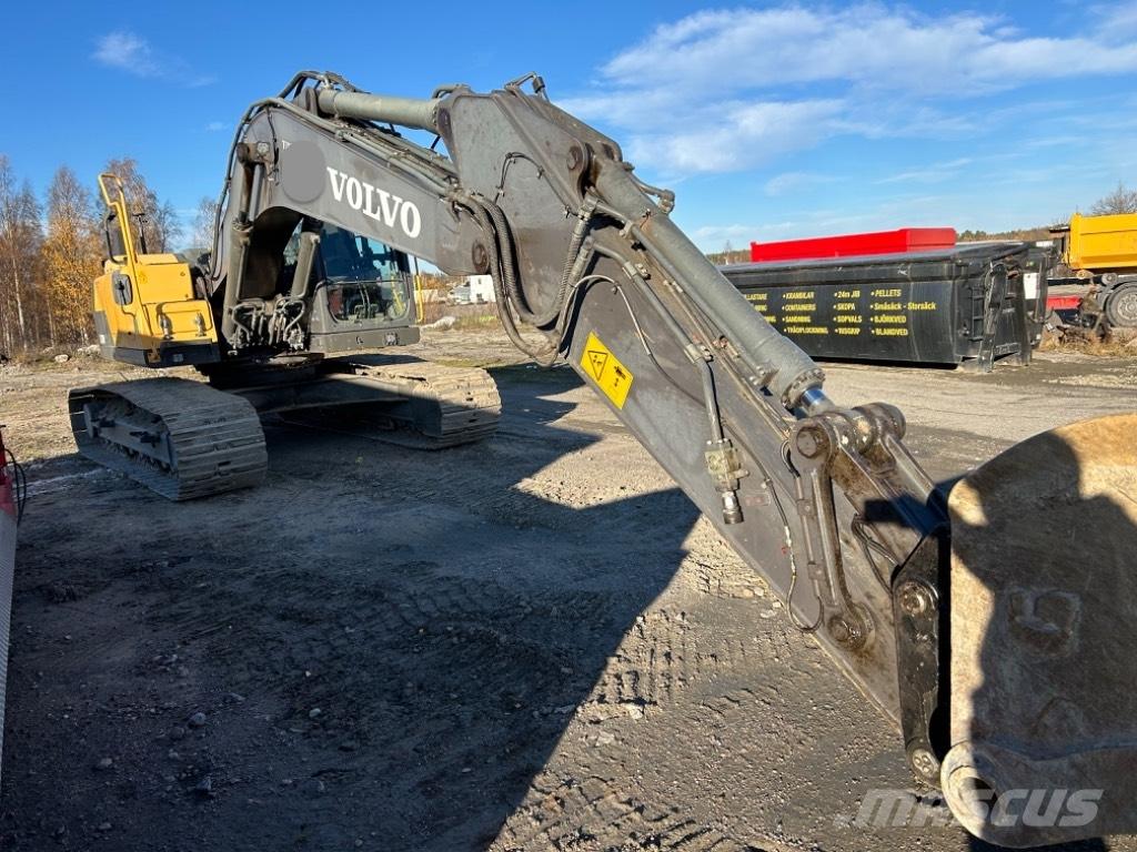 Volvo EC 220 DL Paletli ekskavatörler
