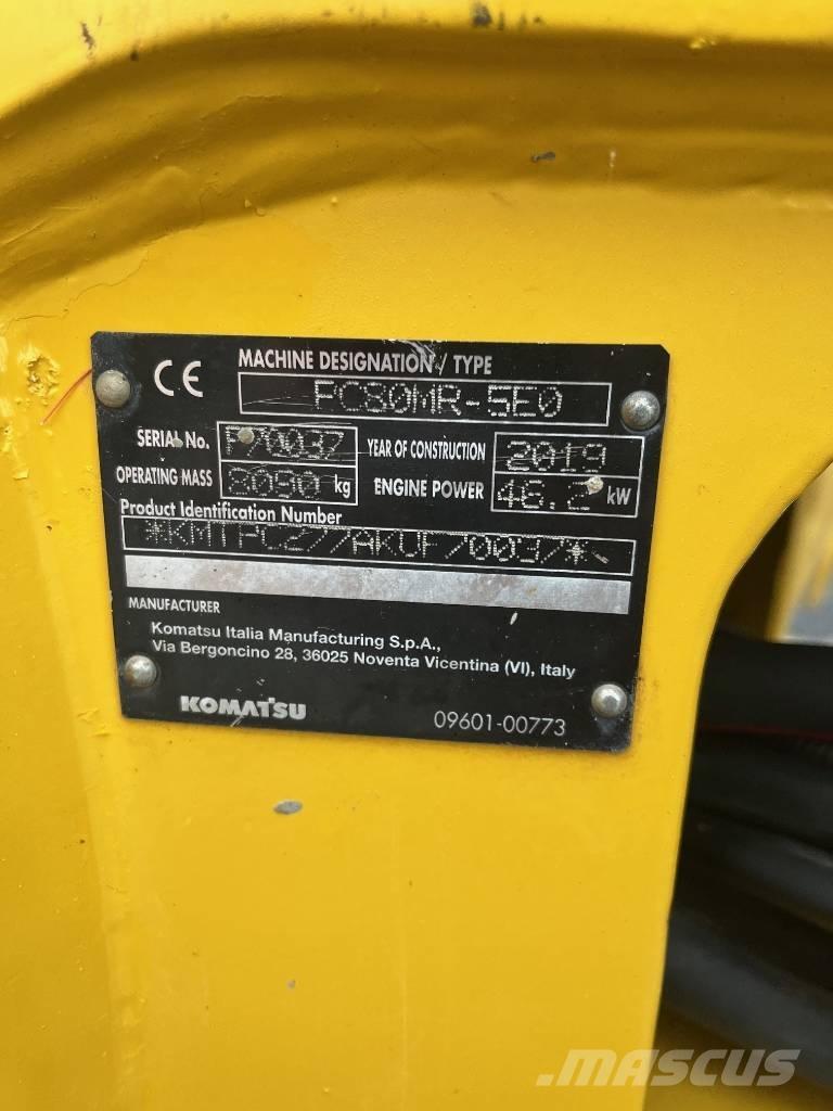 Komatsu PC80MR-5E0 Midi ekskavatörler 7 - 12 t