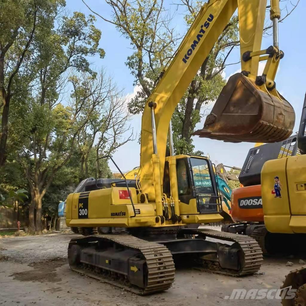 Komatsu PC 300 Paletli ekskavatörler