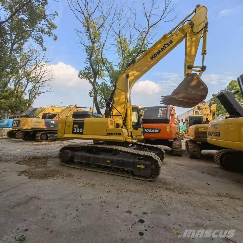 Komatsu PC 300 Paletli ekskavatörler